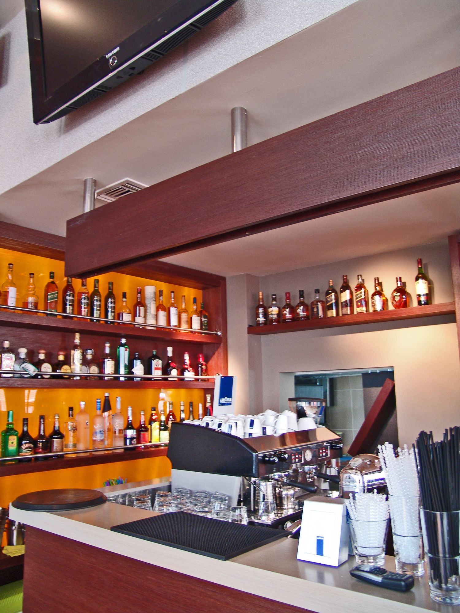 il picollino cafe wine bar