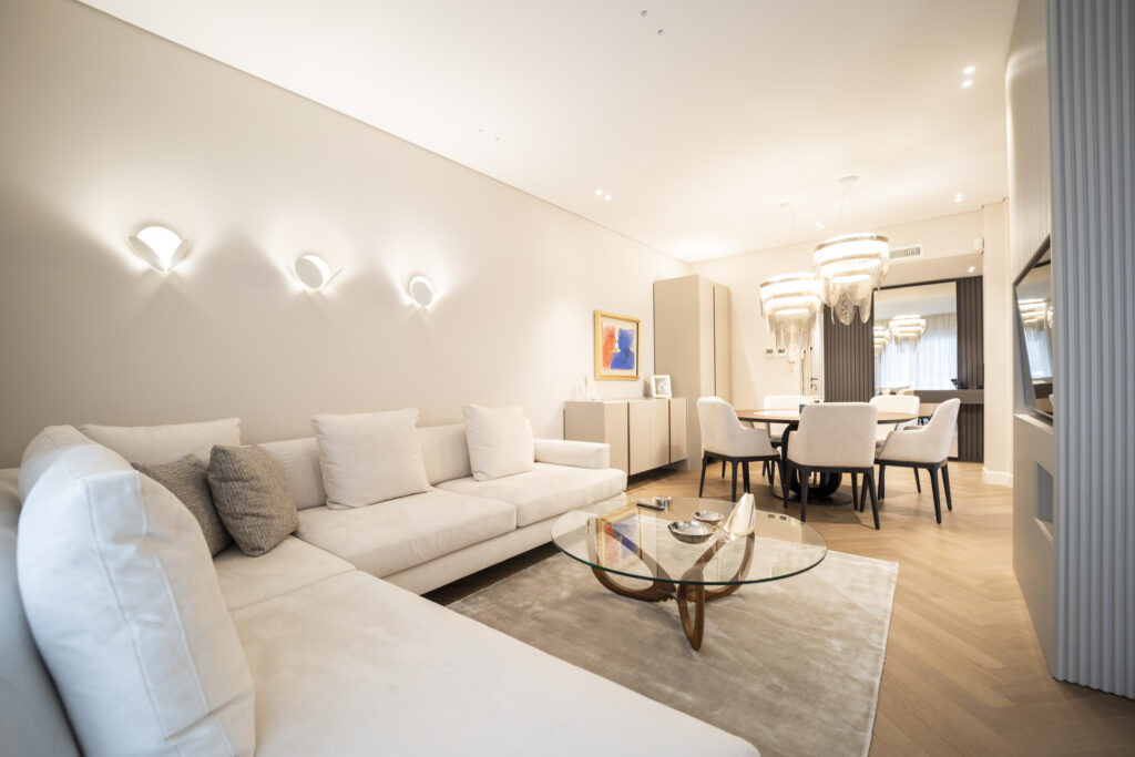 Luxurious apartment design and renovation scheme